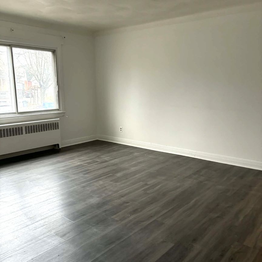 For Lease - 187 Bradley Avenue Unit# 3, Vanier and Kingsview Park, Ontario - Photo 1