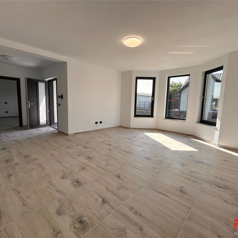 Primul Chirias - Casa Noua - toate utilitatile - Fotografie 1