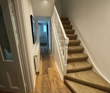 2 Bed Maisonette, Devonia Road, N1 - Photo 2