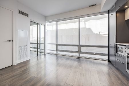 For Lease - 15 Grenville Street Unit# 2204, Toronto, Ontario - Photo 2