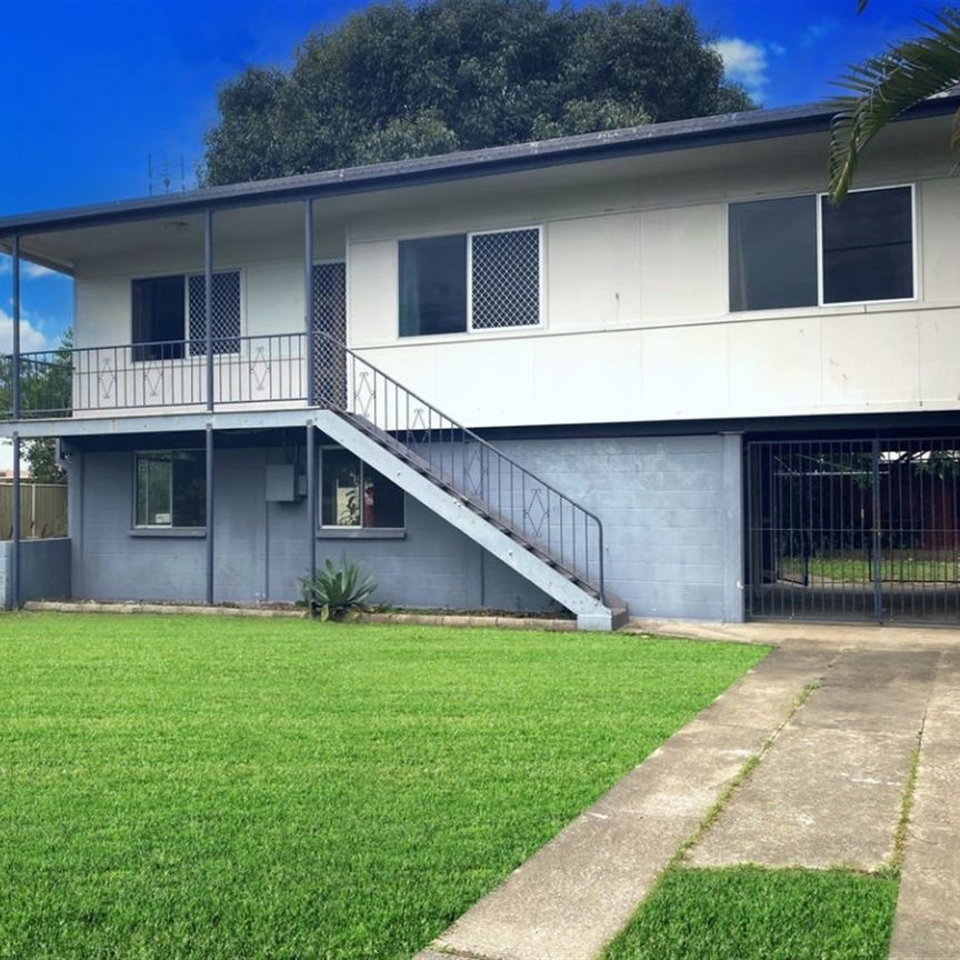4 Rita Court, Kelso QLD 4815 - House For Rent - $490 | Domain - Photo 1