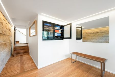 LUXURY BEACHSIDE LIVING - LEASE TO MID-NOVEMBER 2O26 - Photo 5