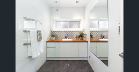 Spacious Family Home - Fabulous Location - Photo 5