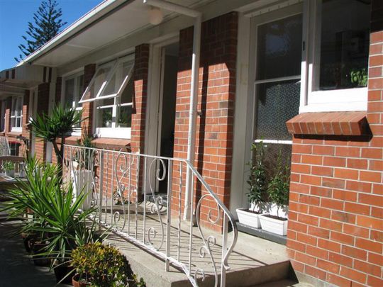 Well-presented front Unit - Photo 1