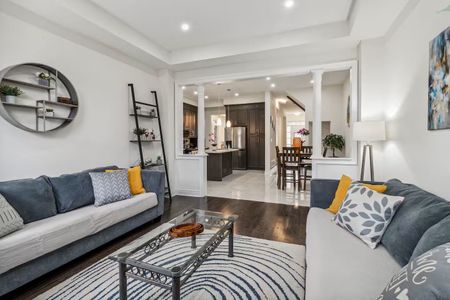 For Lease - 244 Paradelle Drive, Richmond Hill, Ontario - Photo 2