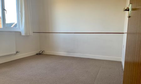 Charles Melrose Close, Bury St. Edmunds, Mildenhall - Photo 4