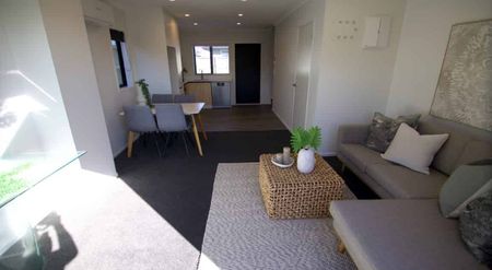 Near New Two Bedroom Terraced Unit - Photo 4