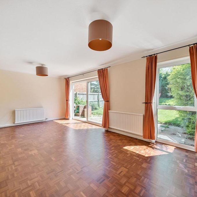 3 bedroom end of terrace house to rent - Photo 1