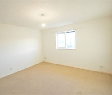 Eyston Drive, WEYBRIDGE, KT13 - Photo 3