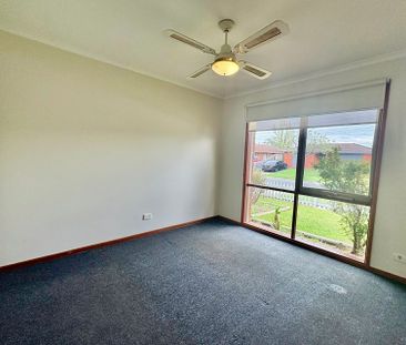 13 Rachel Drive, Cranbourne VIC - Photo 3