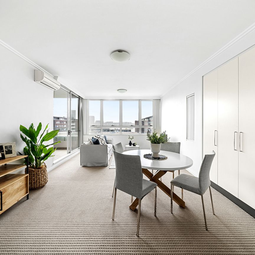 880/33 Hill Road, 2127, Wentworth Point Nsw - Photo 1