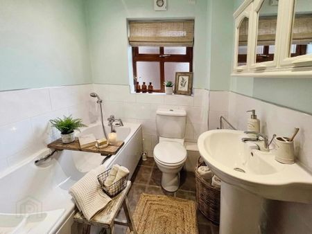 4 Keightley Court, Lisburn, BT28 1BA - Photo 3