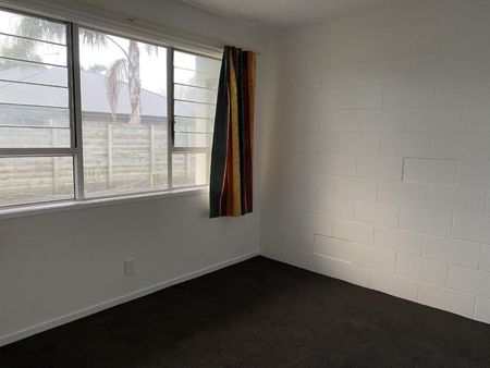 Fab Flat in Ham East - Photo 3