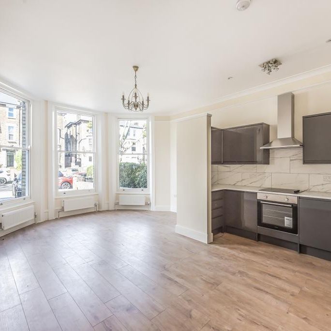 3 bedroom flat to rent - Photo 1