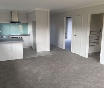 Modern 2-Bedroom Unit for Rent – Riverhead - Photo 5
