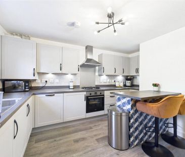 3 bedroom semi-detached house to rent - Photo 6