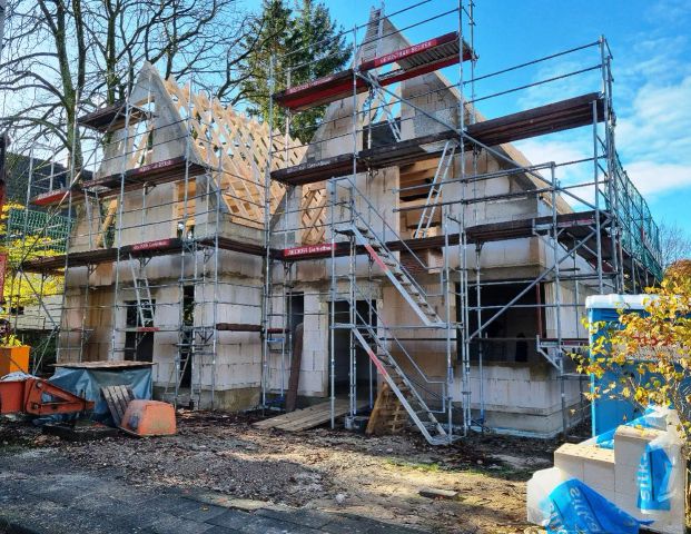 Erstbezug in NEUBAU-Doppelhaushälfte auf tollem Waldsiedlungsgründstück mit Südwestausrichtung! - Foto 1