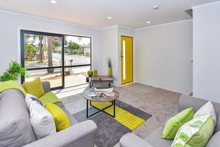 Sunny and Spacious house in great location - Photo 3