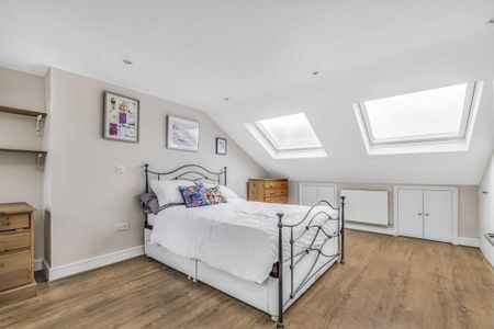 4 bedroom terraced house to rent - Photo 5