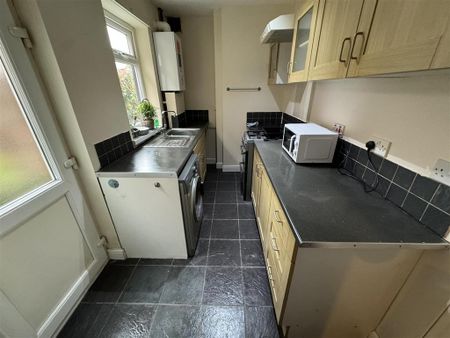 2 bedroom terraced house to rent - Photo 5
