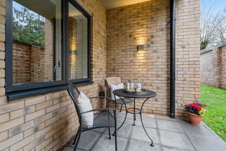 1 bedroom retirement property to rent - Photo 4