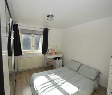 2 bedroom property to rent in Addlestone - Photo 5