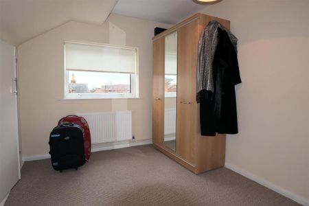 3 bedroom apartment to rent - Photo 2