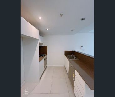 Fully Furnished-L10/22 Gadigal ave, Zetland, NSW 2017 - Photo 5