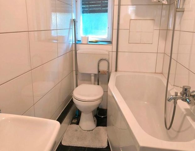 Attraktive, möblierte 2-Zimmer-Wohnung in Berlin-Wilmersdorf - Photo 1