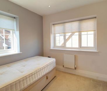 3 bedroom detached house to rent - Photo 2