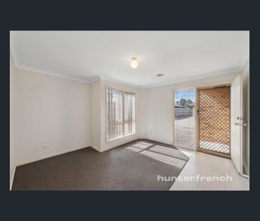 MODERN UNIT IN QUIET CUL DE SAC - Photo 2