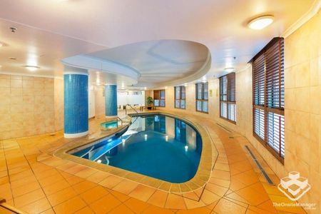 Luxury Riverfront Living | 3 Bedrooms | 196sqm + Storeroom - Photo 3