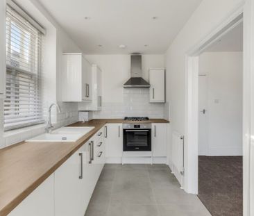 2 Bedroom Apartment To Let - Photo 4