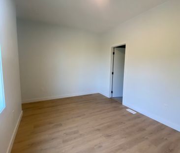 3-Bedroom Townhouse for Rent in Killarney - Photo 3
