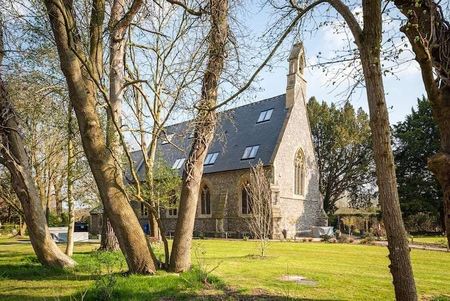 Holy Trinity Church - Photo 2