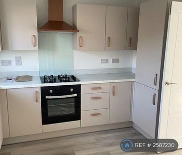 3 bedroom semi-detached house to rent - Photo 6