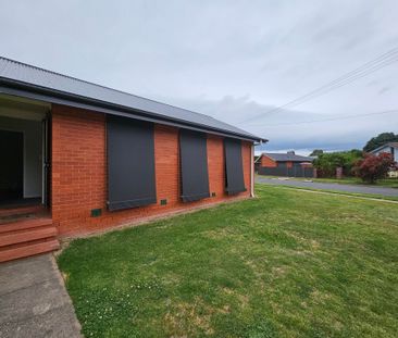 2 Cologne Court, Wodonga VIC 3690 - House For Rent | Domain - Photo 2