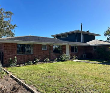 Five Bedrooms In Templeton - Photo 5