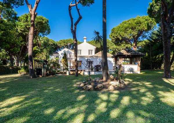 5 bedroom luxury Villa for rent in Marbella Del Este, Andalusia