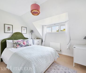 Lower Green Gardens, Worcester Park - Photo 5