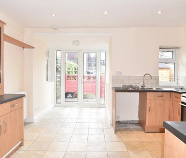 3 bedroom semi-detached house to rent - Photo 6