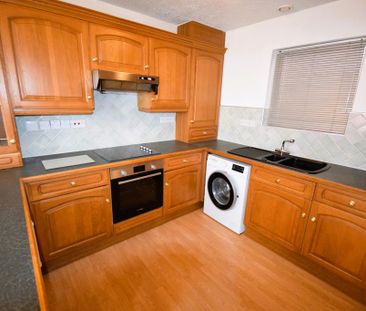 2 bedroom flat to rent - Photo 3
