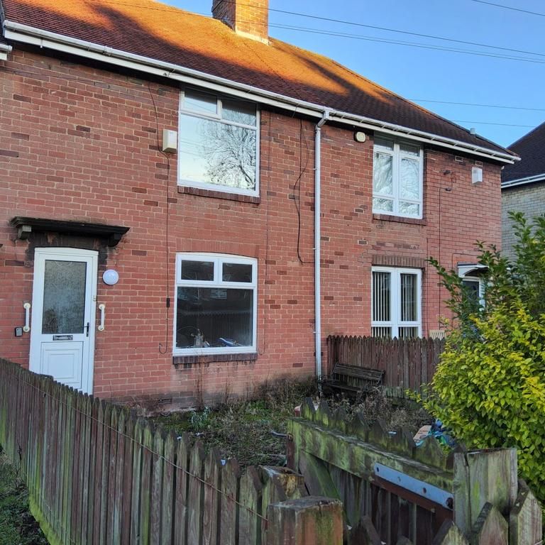 2 bedroom terraced house to rent - Photo 1