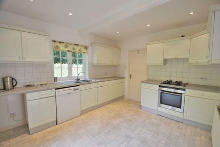 3 bedroom detached house to rent - Photo 4