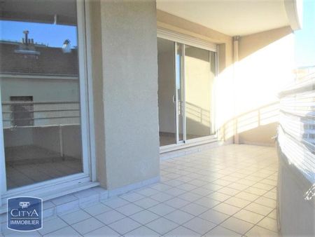 Location Appartement 4 pièces 85m² MARSEILLE 5ème - Photo 3