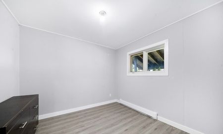 For Lease - 597 High Street, Georgian Bay, Ontario - Photo 2