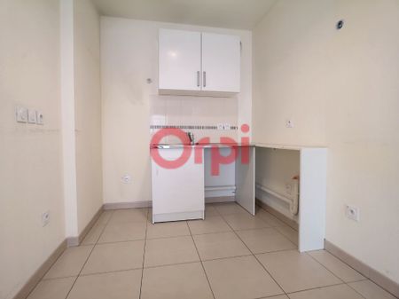Location Appartement 3 pièces 58m² ST LAURENT DU VAR 06700 - Photo 5