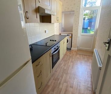 3 Bed Terraced House, Poitiers Road, CV3 - Photo 5