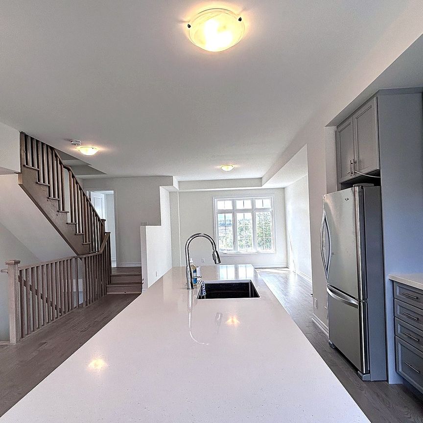 For Lease - 113 Yorkton Boulevard, Markham, Ontario - Photo 1