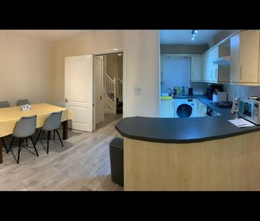 Room in a Shared House, Manchester Road, E14 - Photo 2